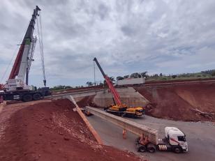 Transporte de viga de concreto