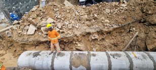 Cratera se abre na BR-277, em Curitiba, e interdita parte da pista