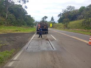 PR-090 em Sapopema tem tráfego alterado com sistema pare-e-siga