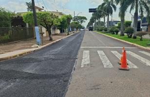 DER/PR realiza conservação do pavimento de rodovia em Terra Rica