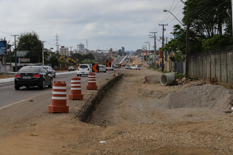 Obras do novo viaduto em São José dos Pinhais