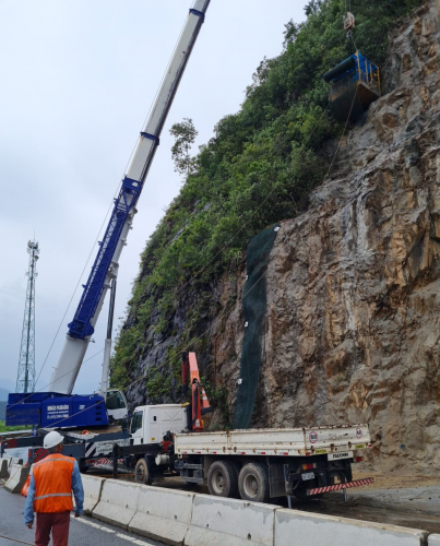 BR-277, km 41: instalação tela metálica