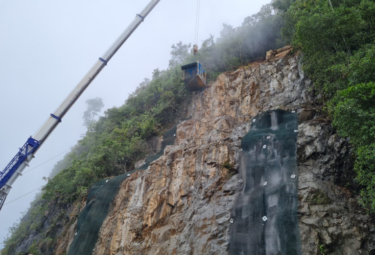 BR-277, km 41: instalação tela metálica