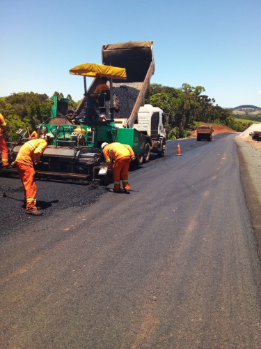 Serviços do Integra Paraná na PR-151 entre Ponta Grossa e Sengés
