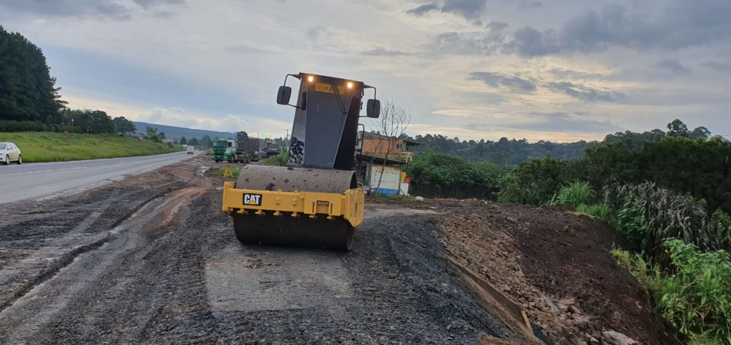 Serviços do Integra Paraná na PR-151 entre Ponta Grossa e Sengés