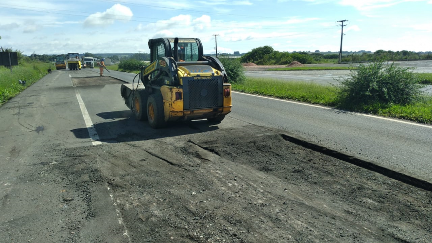 Serviços do Integra Paraná na PR-151 entre Ponta Grossa e Sengés