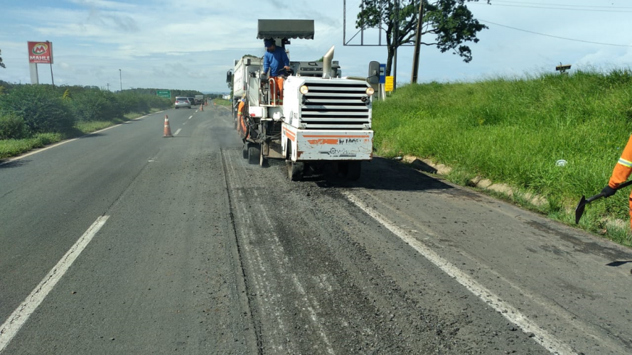Serviços do Integra Paraná na PR-151 entre Ponta Grossa e Sengés
