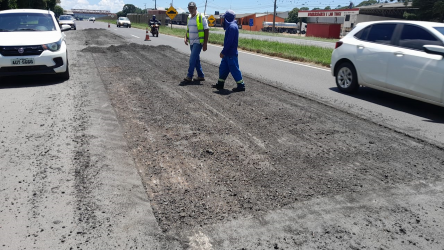 Serviços do Integra Paraná na PR-151 entre Ponta Grossa e Sengés