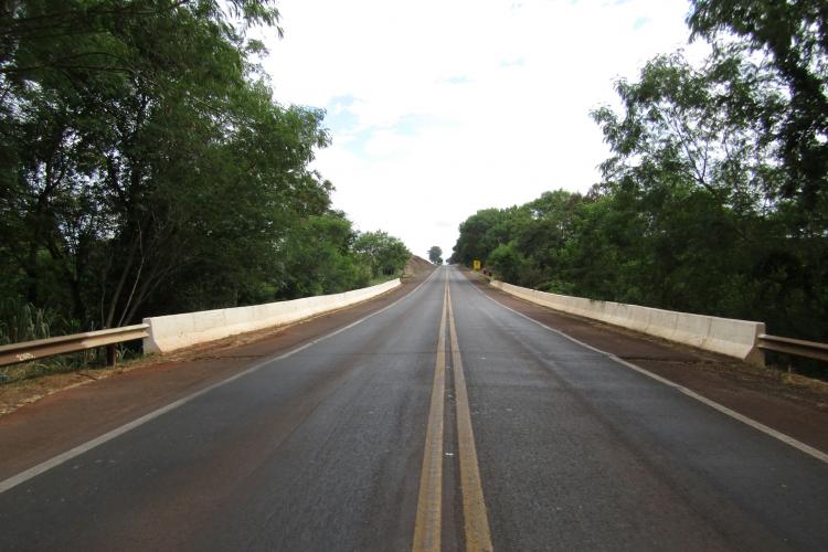 Ponte Rio Bertioga PR-323 em Jussara - CP205