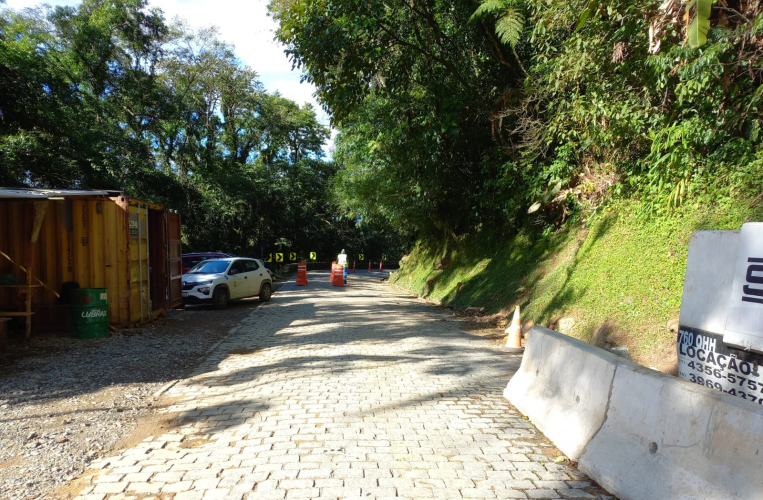 Graciosa reaberta ao tráfego de veículos