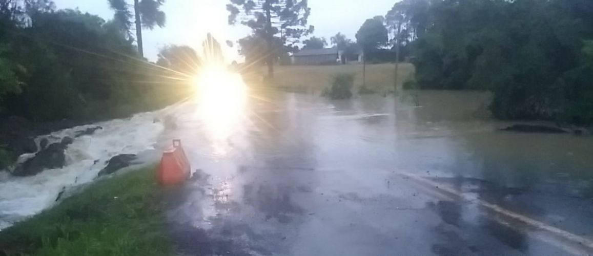 PR-364, sob o Rio Preto