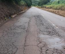 Serviços de remendos na PR-082, foto Antes
