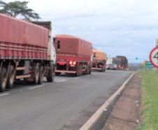 Rodovia BR-369 com congestionamento, em Cambé