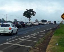 Rodovia BR-369 com congestionamento, em Cambé