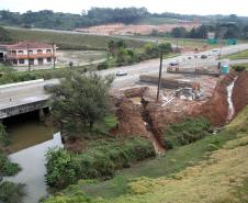 Obras de duplicação da rodovia entre Curitiba e Almirante Tamandaré.