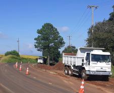 Serviços iniciais na PR-562, para adequação da rodovia e execução de terceiras faixas