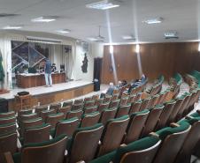 Abertura de envelopes no auditório do DER/PR