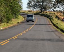 Exemplos de sinalização em rodovias paranaenses