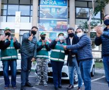 Entrega de carros para fiscalização do transporte de passageiros