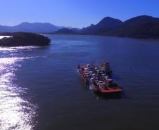 Travessia da Baía de Guaratuba ganha nova balsa e novo rebocador