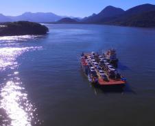 Travessia da Baía de Guaratuba ganha nova balsa e novo rebocador