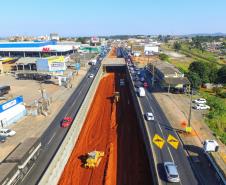 Trincheira na Avenida Souza Naves em Ponta Grossa