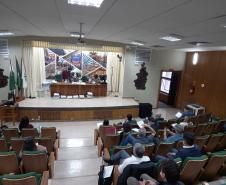Sessão de abertura de envelopes