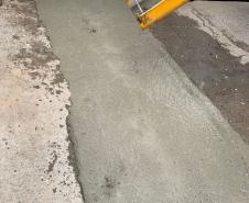 Concreto novo no local danificado