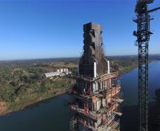 Obras na ponte na margem brasileira