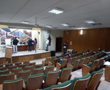 Sessão de abertura de envelopes