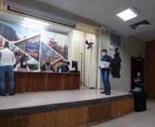 Sessão de abertura de envelopes