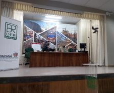 Abertura de envelopes no auditório do DER-PR