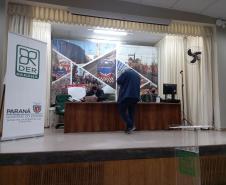 Abertura de envelopes no auditório do DER-PR