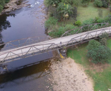 Ponte sobre o Rio Nhundiaquara