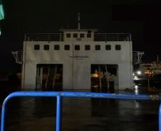 Ferry boat em deslocamento pelo Oceano Atlântico até Navegantes/SC