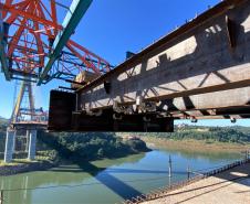 Ponte na margem paraguaia