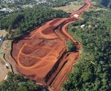 Obras da rodovia de acesso