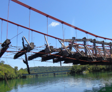 Ponte Pênsil de Ribeirão Claro
