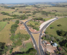 Curva concluída na PR-151 em Ribeirão Claro