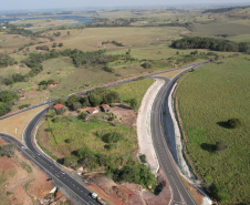 Curva concluída na PR-151 em Ribeirão Claro