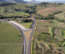 Curva concluída na PR-151 em Ribeirão Claro