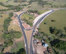 Curva concluída na PR-151 em Ribeirão Claro
