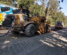 Obras de terceiras faixas na PR-323