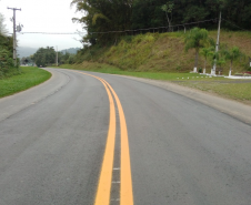 Serviços em andamento na PR-804