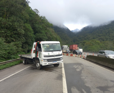 Serviços de operação de tráfego do DER/PR na BR-277
