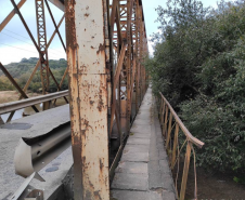 Ponte da PR-427 entre a Lapa e Campo do Tenente