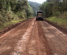 PR-446, entre Porto Vitória e Santo Antônio do Iratim, distrito de Bituruna