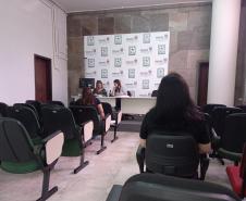 Abertura de envelopes em auditório do DER/PR em Curitiba