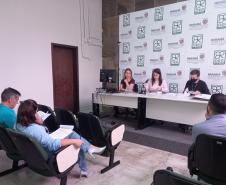 Abertura de envelopes no auditório do DER/PR em Curitiba