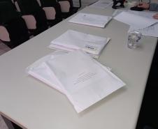 Abertura de envelopes de preço no auditório do DER/PR em Curitiba